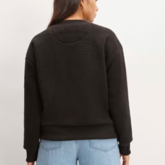 EVERLANE ReNEW Oversized Fleece Black Sweatshirt - Picture 4 of 5